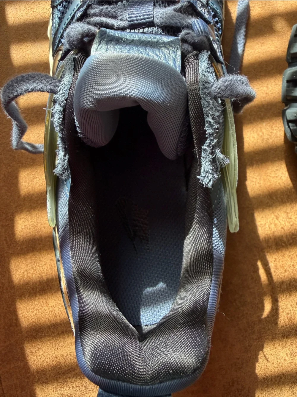Nike v2k run womens sneakers size 8 nwot